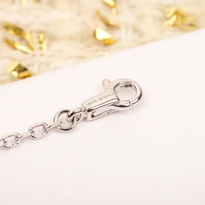 Ce1i*e necklaces